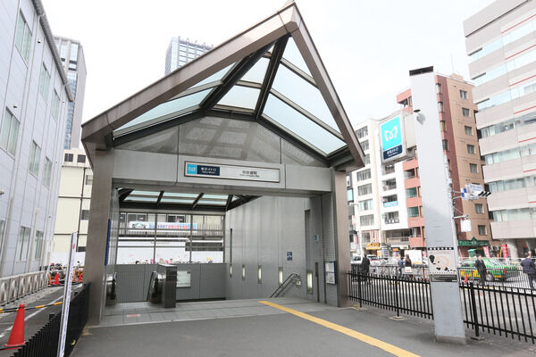 アクセス抜群の東京メトロ丸ノ内線「西新宿」駅へは約480m(徒歩6分)。		 アクセス抜群の東京メトロ丸ノ内線「西新宿」駅へは約480m(徒歩6分)。