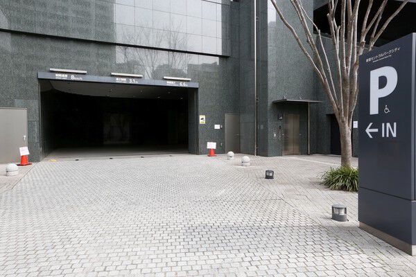 駐車場は、平面式74台・機械式464台の計538台を収容。		