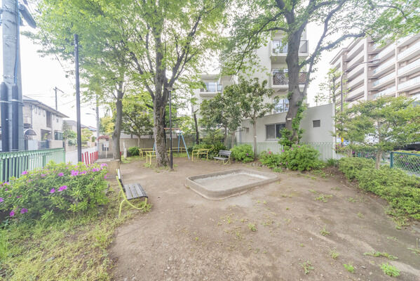 大塚児童遊園　現地より約50m