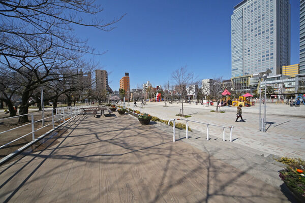 区の体育館も併設された「錦糸公園」まで約550m(徒歩7分)。 区の体育館も併設された「錦糸公園」まで約550m(徒歩7分)。