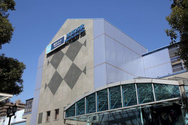 東京メトロ東西線「西葛西」駅まで約880m（徒歩11分）。