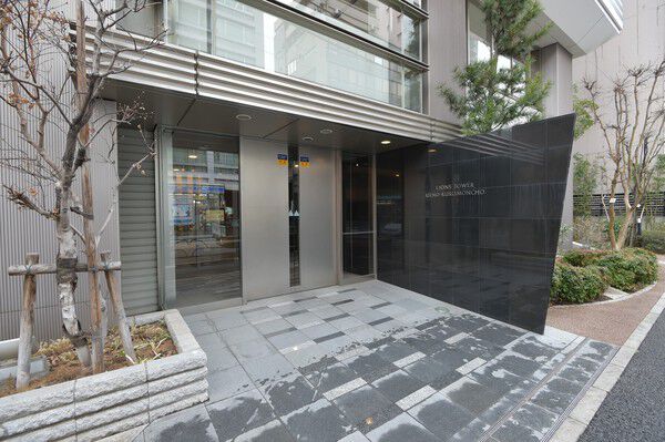 住まう方の誇りであり、訪れる方の印象を高めるエントランス。