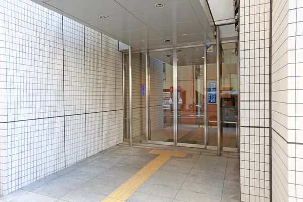 セキュリティの配慮されたエントランス。