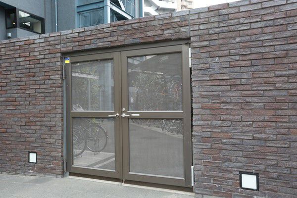 セキュリティに配慮された駐輪場。