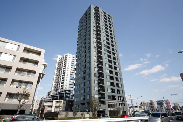 【シティタワー赤羽ステーションコート】流麗なフォルムが美しく、しなやかに空へと伸びます。		 【シティタワー赤羽ステーションコート】流麗なフォルムが美しく、しなやかに空へと伸びます。