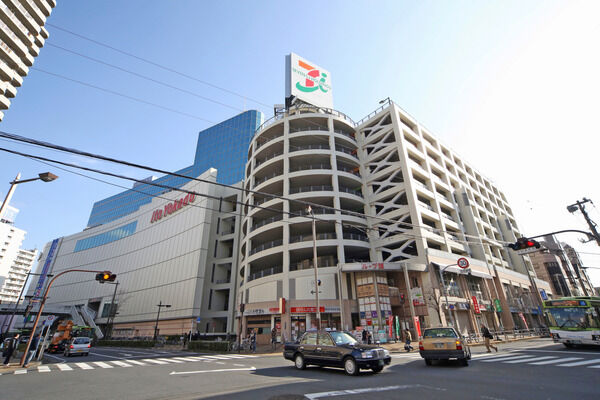 日々の日用品が揃う「イトーヨーカドー赤羽店」まで約1,000m（徒歩13分）。		