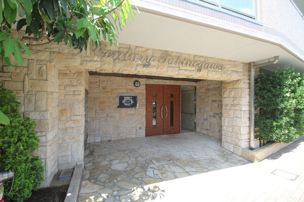 【センチュリー滝野川】エントランス