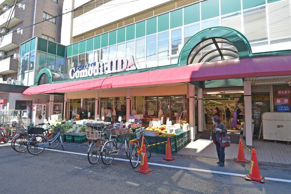 「コモディイイダ滝野川店」まで約400m（徒歩5分）。		