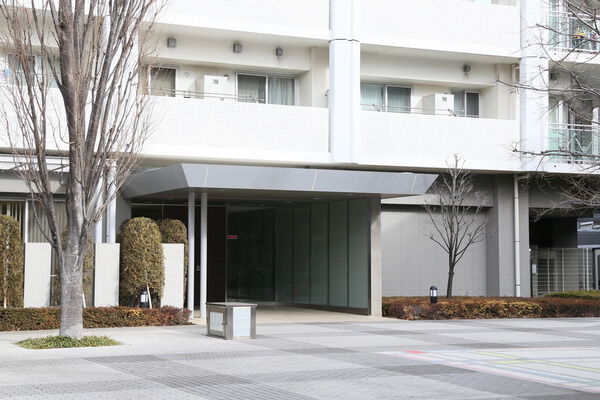 居住者のプライバシーに配慮したエントランス。		