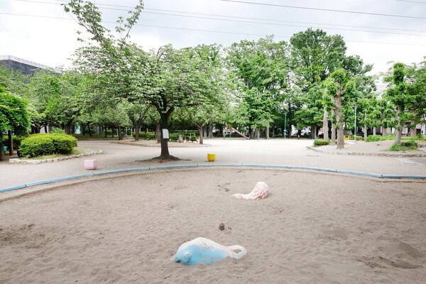 上落合公園　現地より約50m