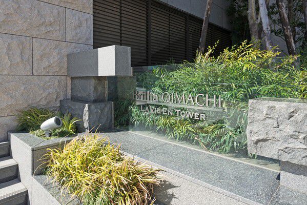 植栽敷地緑化率33%は新しい街の潤いを演出します。 植栽敷地緑化率33%は新しい街の潤いを演出します。