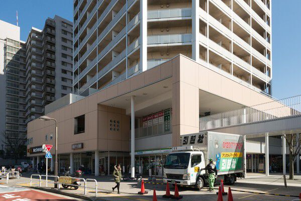 駐車場は敷地内に109台、自転車置場は333台を確保しています。