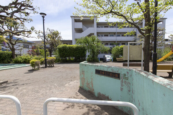 弦巻三丁目公園　現地より約100m