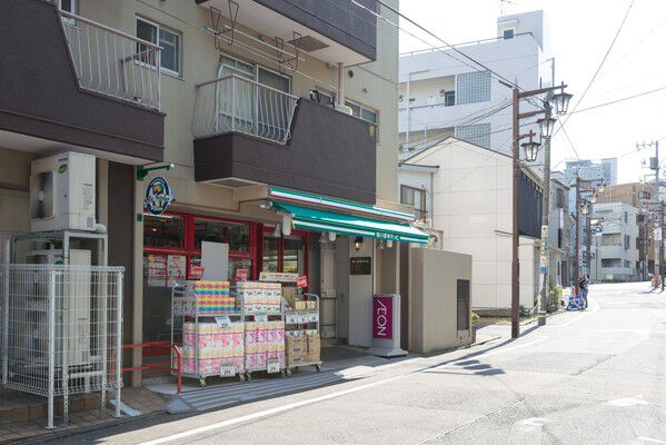 食品など毎日のお買い物に便利な「まいばすけっと上馬店」約80m(徒歩1分)。 食品など毎日のお買い物に便利な「まいばすけっと上馬店」約80m(徒歩1分)。