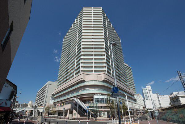 【プラウドタワー相模大野】全戸を南・南東・南西面にプランニングし、採光と眺望に配慮しています。