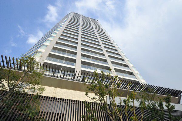 【マークワンタワー長津田】地上28階建、総戸数209戸のタワーレジデンス。		 【マークワンタワー長津田】地上28階建、総戸数209戸のタワーレジデンス。