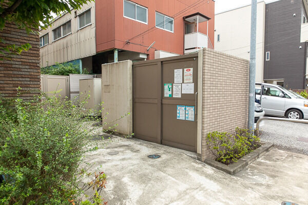 敷地内ダストステーション。