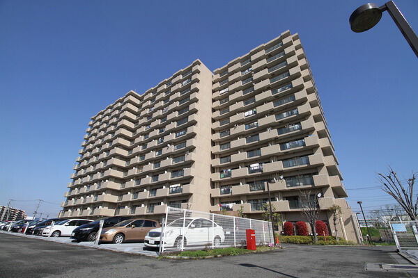 【ローヤルシティ鴨居七番館】外観