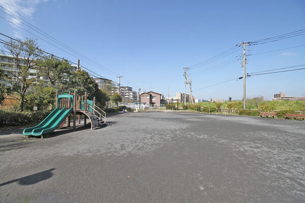 白山一丁目公園　現地より約50m