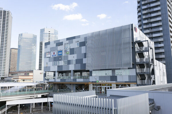 シンカモールより約650m(徒歩9分)