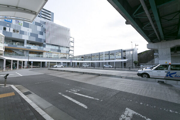 新川崎駅駅前ロータリーより約900m(徒歩12分)