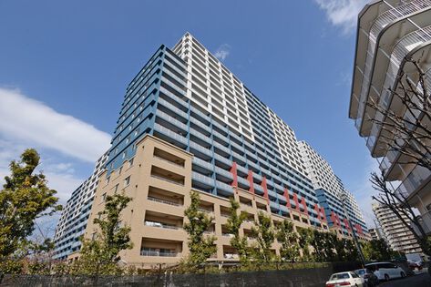 地上20階、総戸数747戸のビッグなコミュニティ。		
