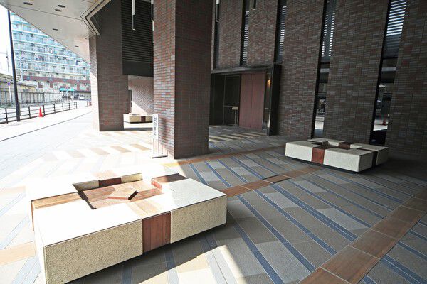 道行く人に住まう人の品格を伝える共用スペース。		