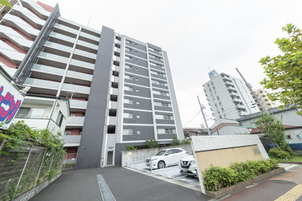 【フローレンスシティ横浜生麦公園】建物屋上にはスカイテラスを設置し、美しい横浜の街を見晴らせます。