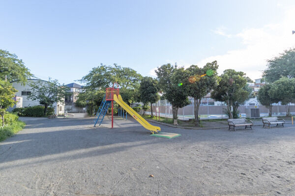 岸谷公園より約1300m(徒歩17分)