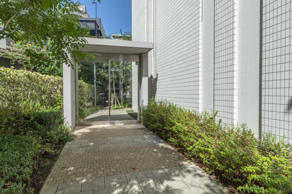 敷地内の植栽は安らぎと憩いを演出。