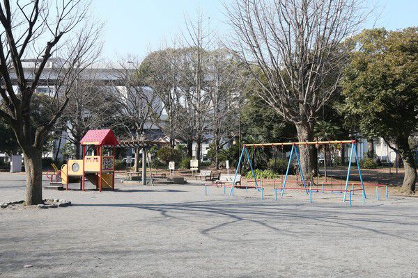 憩いの場として親しまれる神奈川公園まで約360m（徒歩5分）		