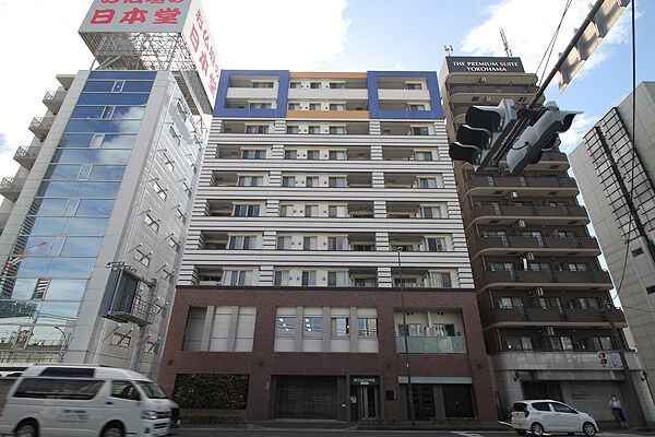 【セルアージュ横濱桜木町ラフィネ】特徴的な外観の正面ファサード。 【セルアージュ横濱桜木町ラフィネ】特徴的な外観の正面ファサード。