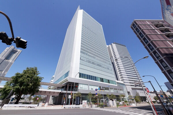 横浜市役所より約190m(徒歩3分)