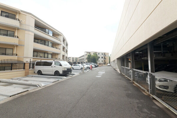 敷地内機械式駐車場は、十分なスペースが確保されています。