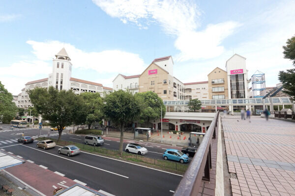 本牧イオン周辺の街並みより約100m(徒歩2分)