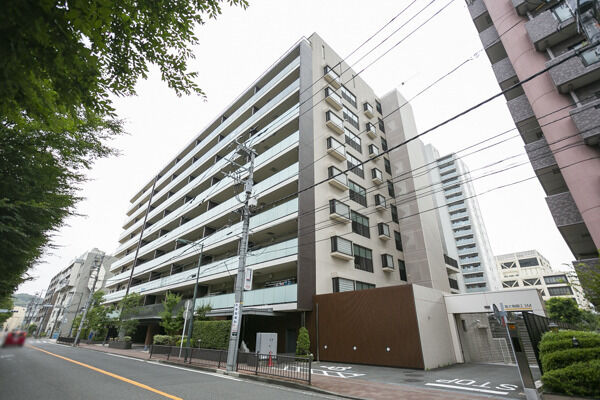 【アリュール横濱星川】鉄筋コンクリート造10階建。 【アリュール横濱星川】鉄筋コンクリート造10階建。