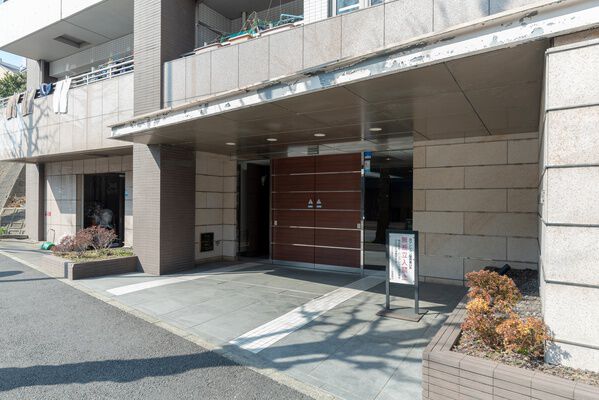 リブゼ横浜プリズムコート 3枚目 リブゼ横浜プリズムコート