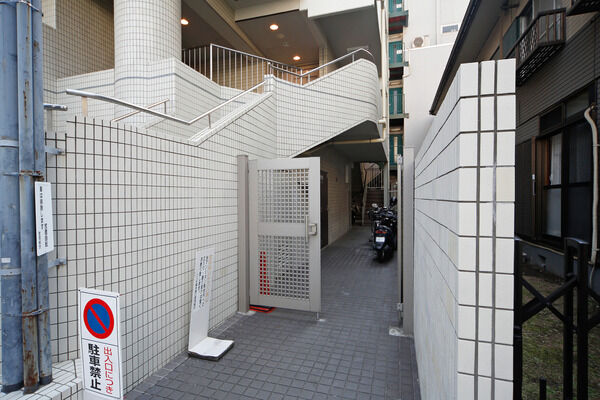 1階には駐輪場・バイク置場を設置。	