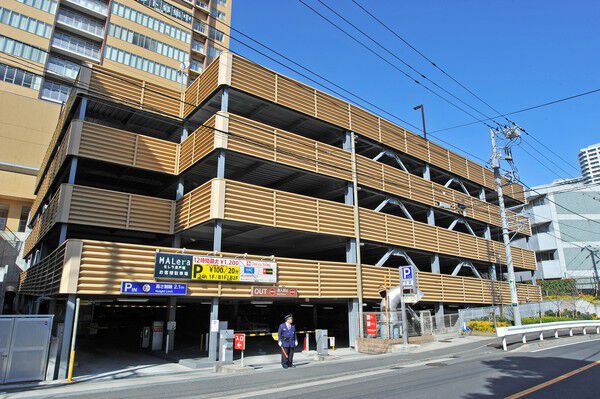 自走式の平面駐車場をご用意し、カーライフを応援。		