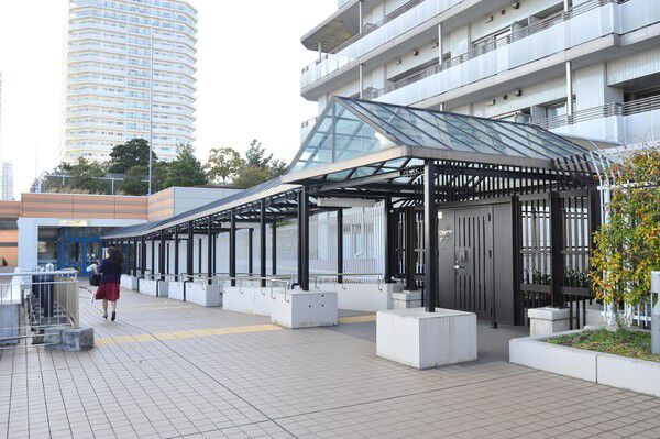 ダイエーに通じる連絡通路でより気軽にお出かけが出来ます。		