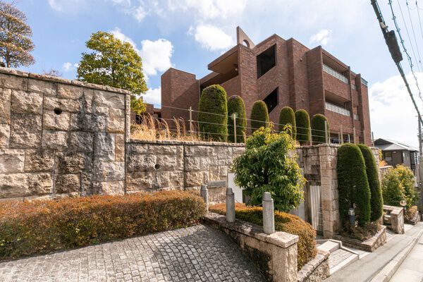 ファミールグラン雲雀丘 2枚目 ファミールグラン雲雀丘