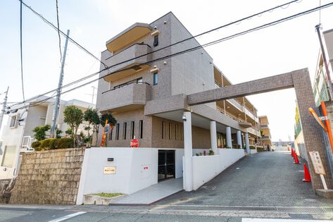 ステイツ雲雀丘花屋敷