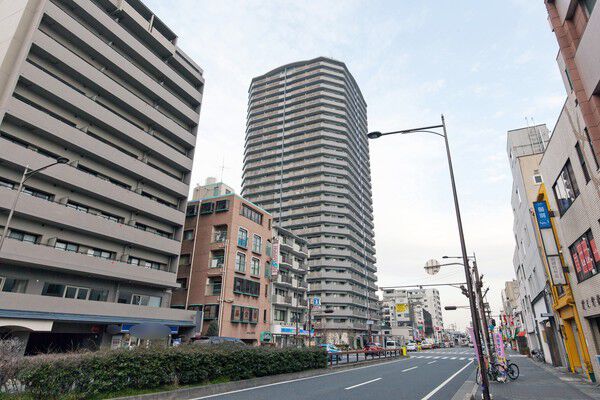 【ファインビュー西宮】国道沿いに立地しているため、遮音性にも配慮されています。
