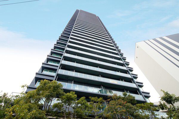【シティタワー大阪福島】斬新でハイセンスなデザインは、都市の景観に輝きを与えます。