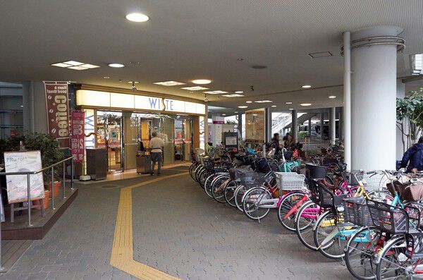 「ウイステ」まで約590m(徒歩8分)。 「ウイステ」まで約590m(徒歩8分)。