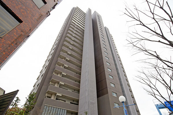 【BELISTAタワー福島】ブラウンにアイボリーとベージュを組み合わせた、ナチュラル感のあるカラーリング。		 【BELISTAタワー福島】ブラウンにアイボリーとベージュを組み合わせた、ナチュラル感のあるカラーリング。