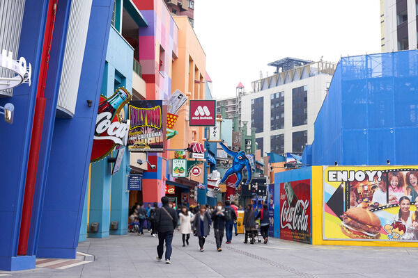 「ユニバーサル・シティウォーク大阪」へは約450m(徒歩6分)。 「ユニバーサル・シティウォーク大阪」へは約450m(徒歩6分)。