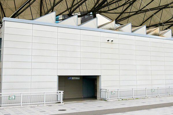 桜島線「ユニバーサルシティ」駅まで約80m（徒歩1分）。