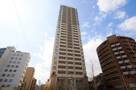 都心の洗練さに呼応するような、ホワイトを基調としたピュアな表情。		