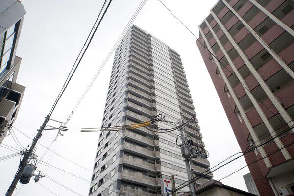 【ロジュマンタワーOSAKA】地上26階建てで、高層階からは都会の華やかな眺望が楽しめます。 【ロジュマンタワーOSAKA】地上26階建てで、高層階からは都会の華やかな眺望が楽しめます。